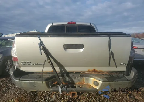 2011 Toyota Tacoma Double Cab z USA, uszkodzony, nr VIN 3TMLU4EN1BM079952